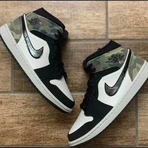 Air Jordan 1 Mid Camo